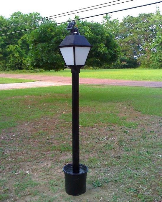 DIY Lamp Post Ideas 6